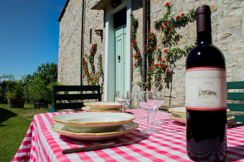 Agriturismo Montecorboli 바르베리노 디 발 델사 외부 사진