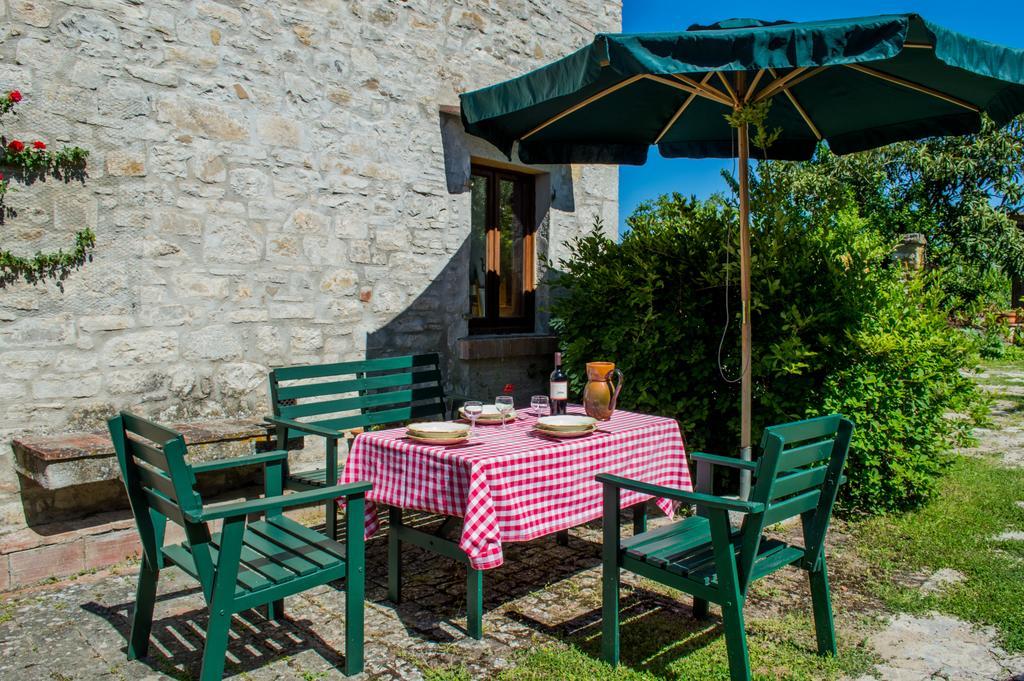 Agriturismo Montecorboli 바르베리노 디 발 델사 외부 사진