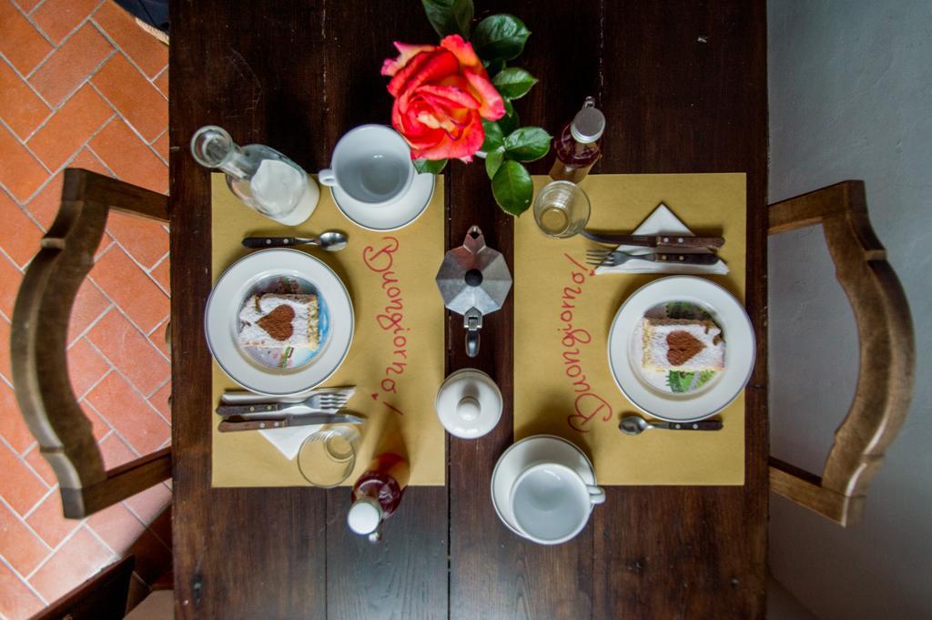 Agriturismo Montecorboli 바르베리노 디 발 델사 외부 사진
